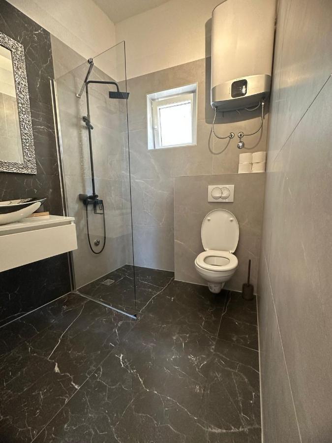 Villa Nevia 1 德朗西斯 外观 照片