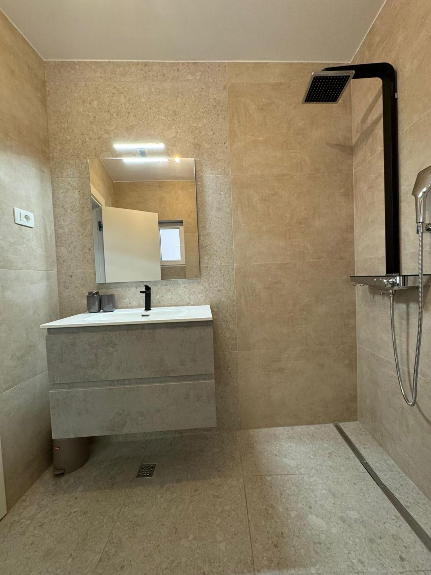 Villa Nevia 1 德朗西斯 外观 照片