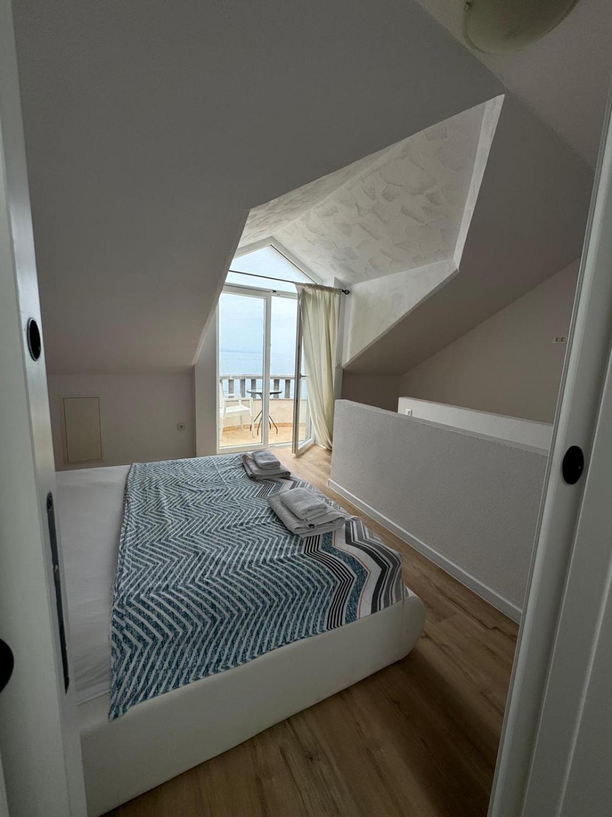 Villa Nevia 1 德朗西斯 外观 照片