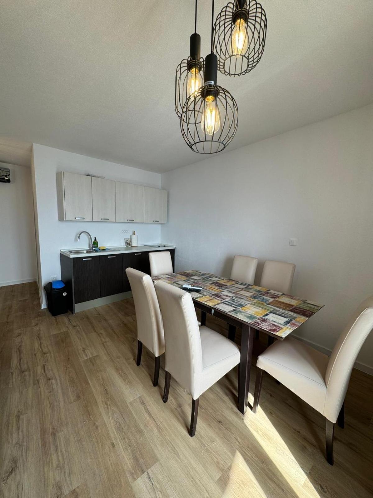 Villa Nevia 1 德朗西斯 外观 照片