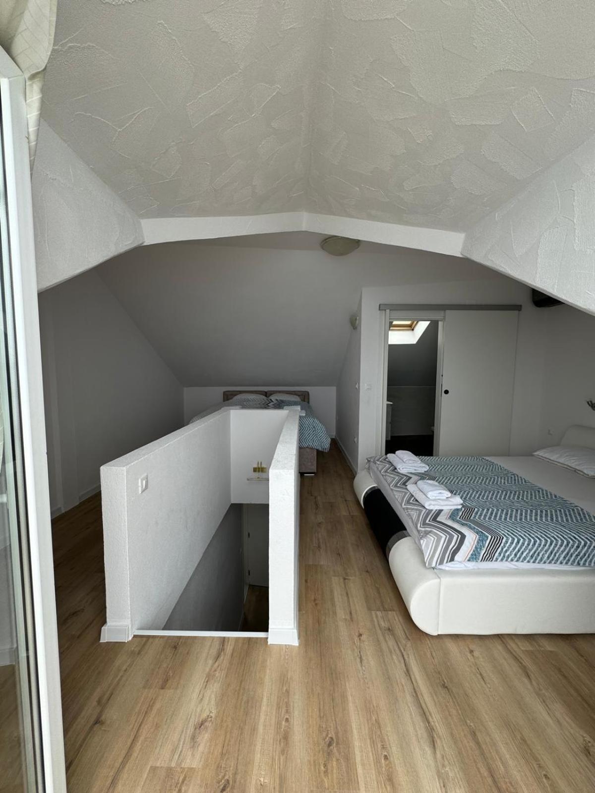 Villa Nevia 1 德朗西斯 外观 照片